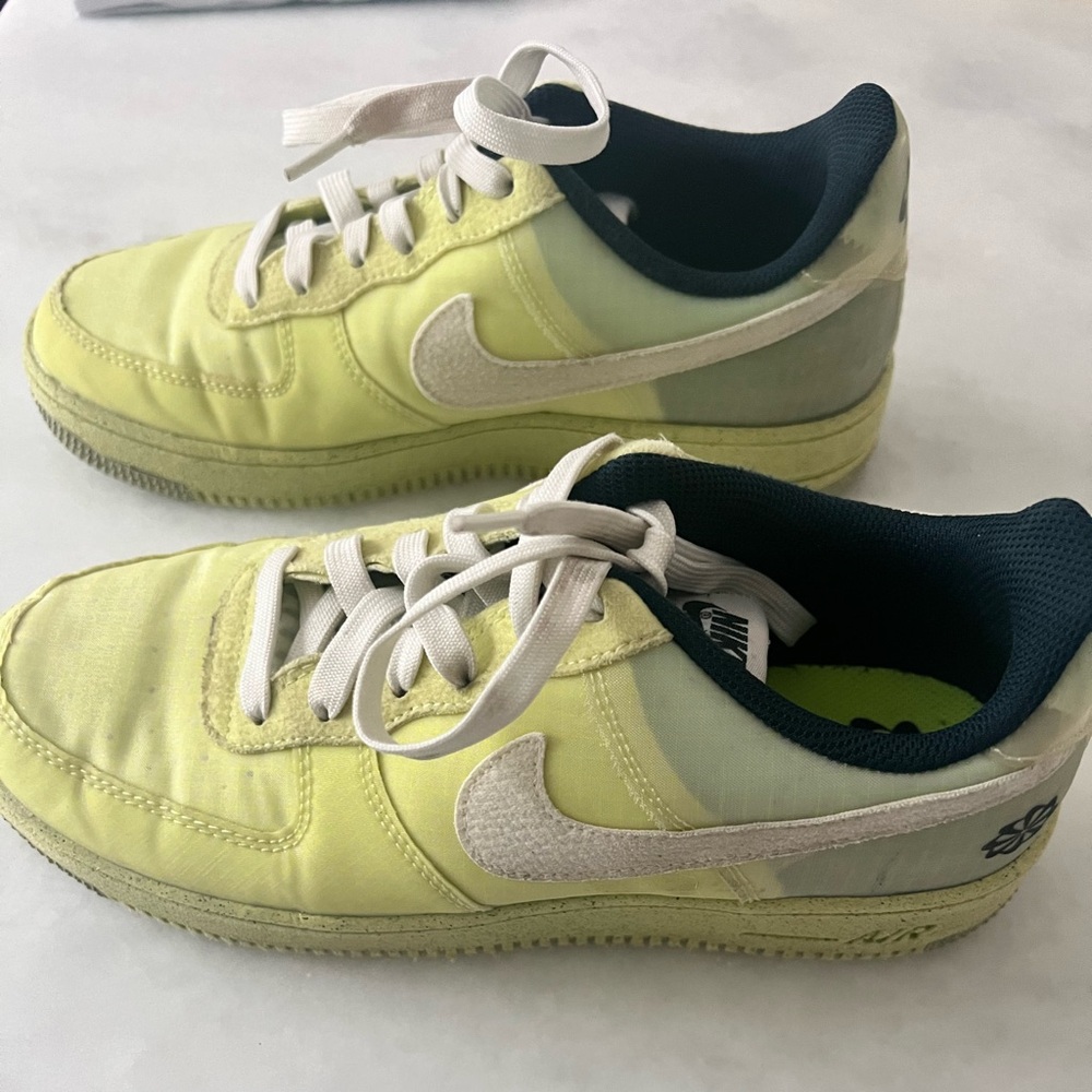 Nike Air Force One Crater US 7Y, EUR 40. Lemon twist. Gently used.